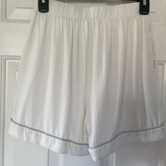 EUC Cozy Earth Women's Bamboo Stretch-Knit Pajama Short, Ivory Sz XS - Picture 5 of 12